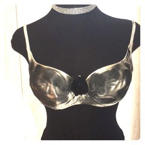 Lexa Vonn x Victoria’s Secret black tie-dye bra